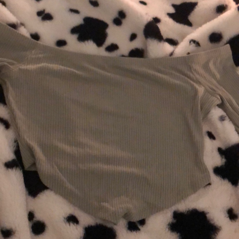 OFF SHOULDER TRIANGLE TOP